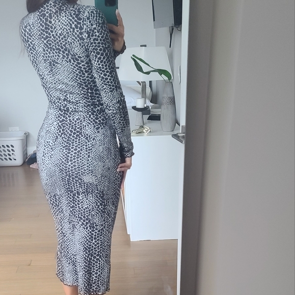 Dress size S - Picture 2 of 9